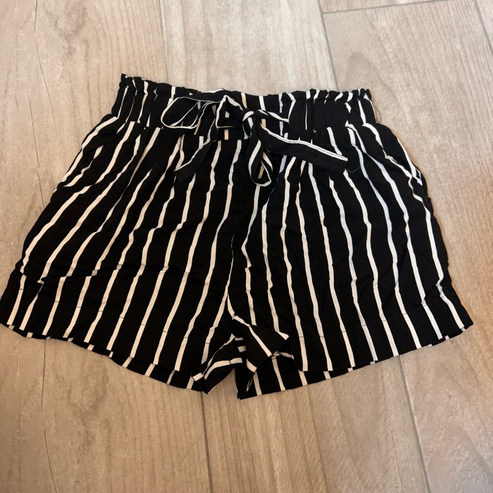 STRIPED SHORTS